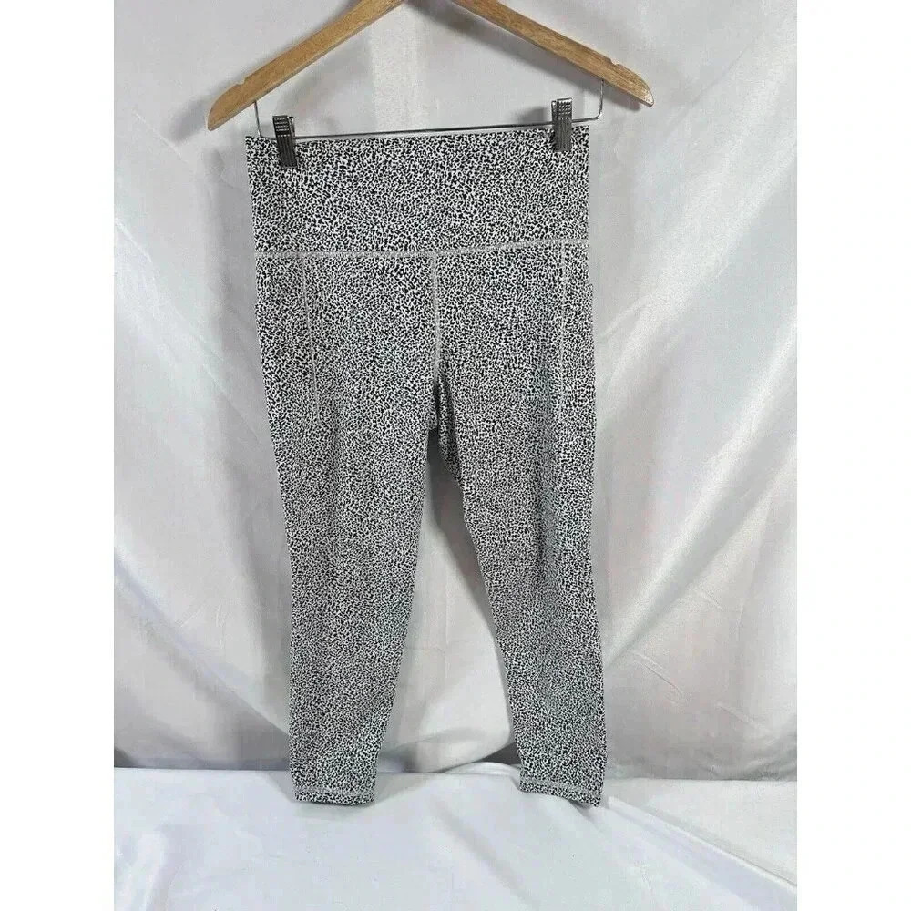 Athleta Salutation Stash Pocket Textured 7/8 Tight Black White Size Medium
